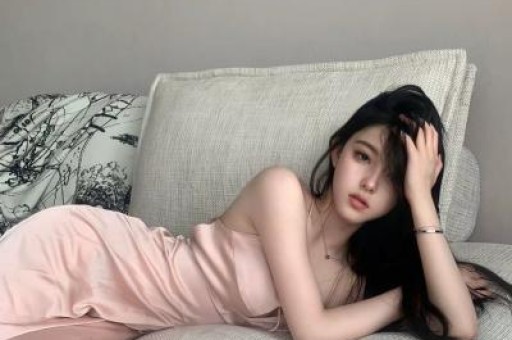 顶流女星红毯互撕太刺激！站位暗战+造型翻车现场曝光内娱潜规则被扒
