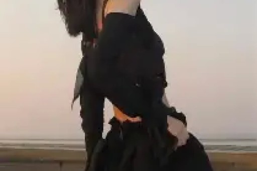 突发爆料：处境剧女王称前TVB红星拍吻戏“伸舌加戏”旧闻再掀风波