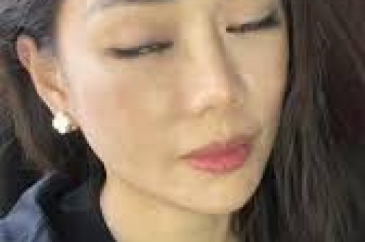 曝二字功夫巨星老婆出轨自家里偷情被老公抓奸成龙吴京被猜测
