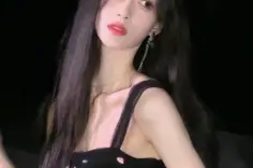 又是婚内出轨？男明星和女演员车内缠绵公共场合出双入对不避讳